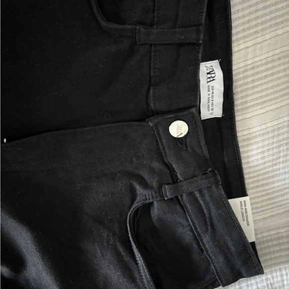 Zara Super Elastic high rise jeans. - Picture 2 of 2
